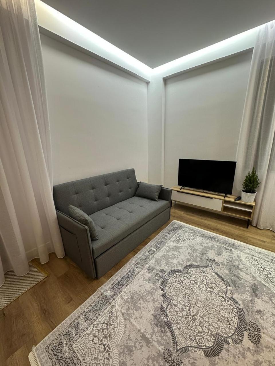Erinda'S Apartment Tirana Exterior photo